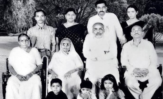 PM Modi Family